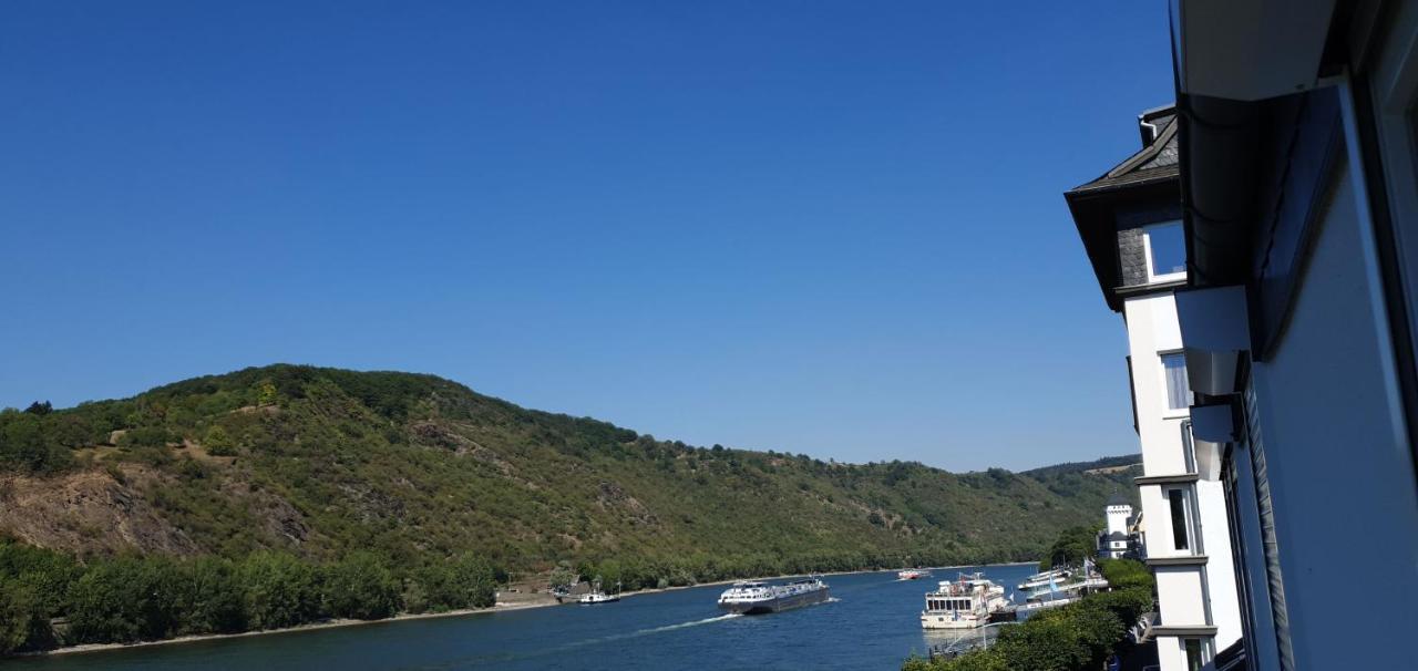 Grosse Wohnung Mit Rheinblick บอพพาร์ด ภายนอก รูปภาพ